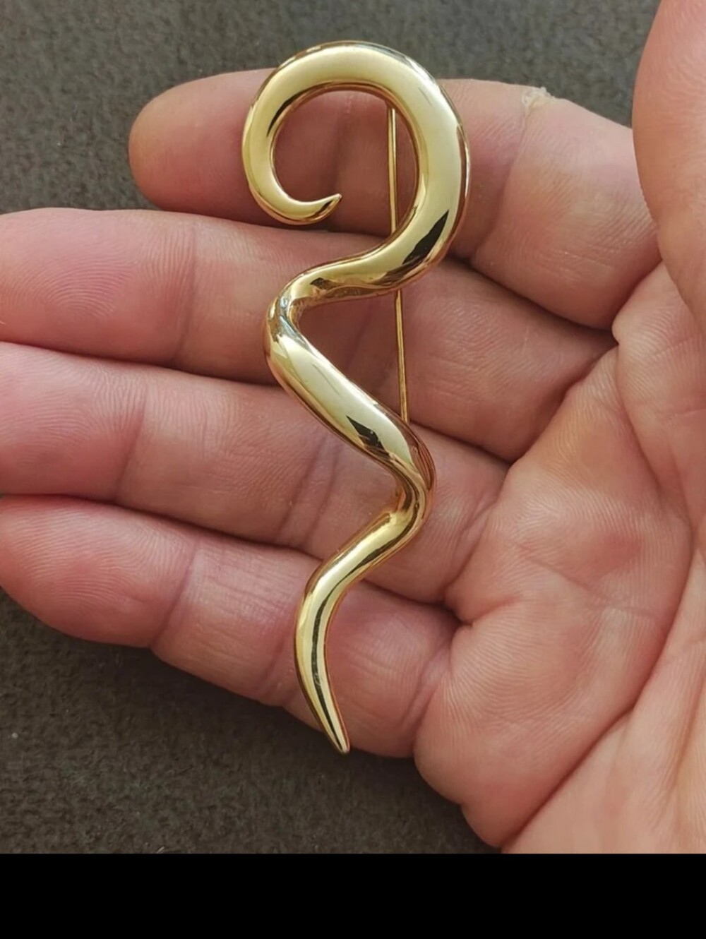 1980s Gold Tone Abstract/Swirl/Modernist Squiggle Brooch Pin.